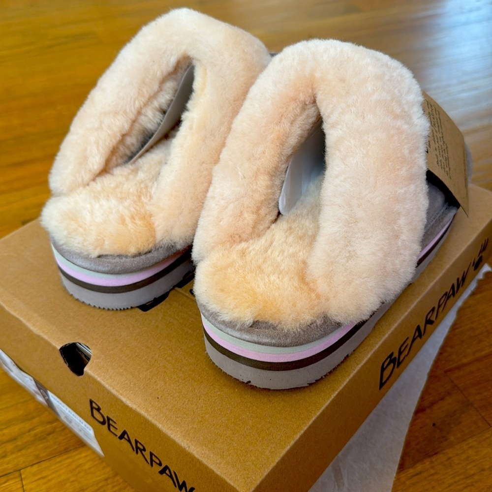 BEARPAW PLATFORM SLIPPERS 8 |   NWT PLATFORM SLIPPERS 8 - Picture 3 of 11